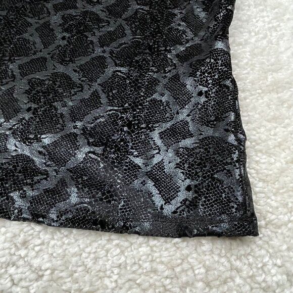 Torrid Black Velvet Snakeskin Print High Neck Tee NEW - Picture 6 of 10